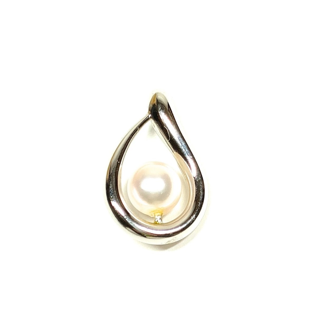 Sophisticated Silver Tasaki and White Pearl Pendant